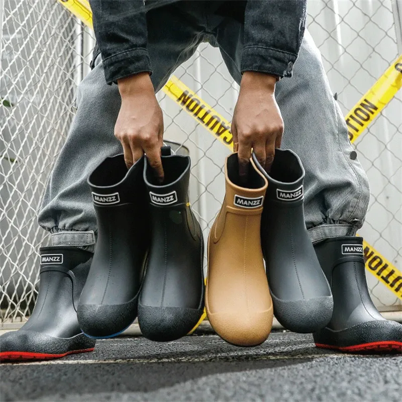 Solide Herrenmode Regenstiefel Gummi Casual Ankle Bootie Rutschfeste Watschuhe für Damen Warme Regenschuhe zum Spazierengehen auf der Straße 2_voghion.com