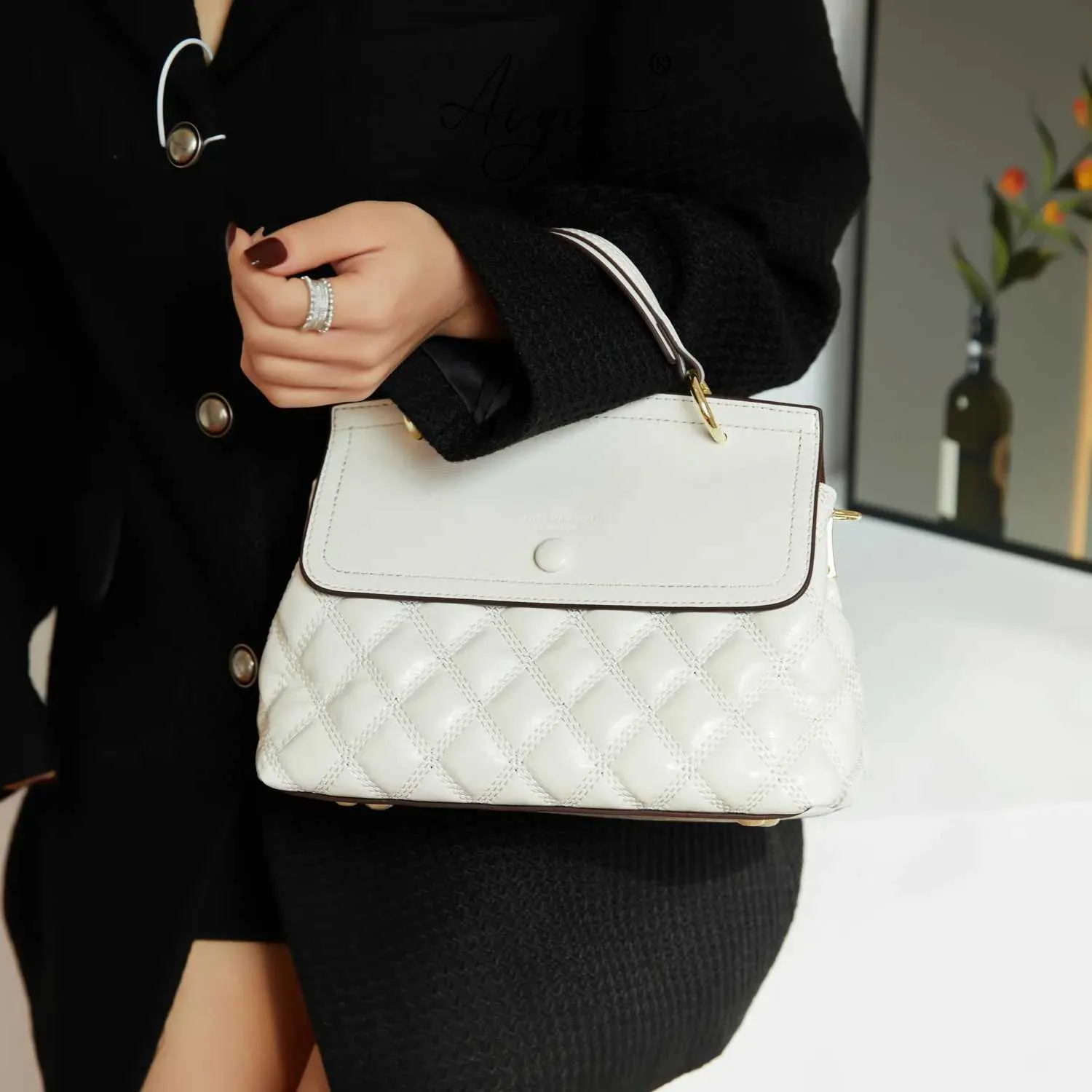 Women's Large Capacity Plaid Crossbody Handbag In Leather Style_voghion.com