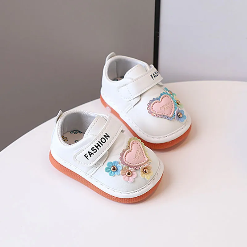 Kleine Kinder Mädchen Quietschschuhe für Kleinkinder Schönes Design Kleinkind Enfant Kid Mädchen Wanderschuhe Happysteps Kindergrößen_voghion.com