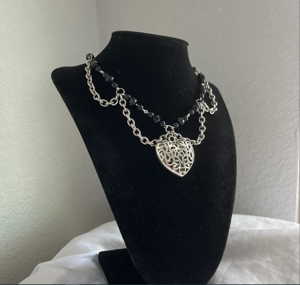 Pendant Necklaces Gothic Black Chained Beaded Heart Necklace_voghion.com