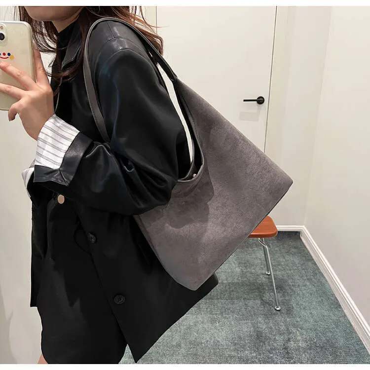 New Retro Niche Suede Women's Versatile Shoulder Fashionable Underarm Tote Bag_voghion.com