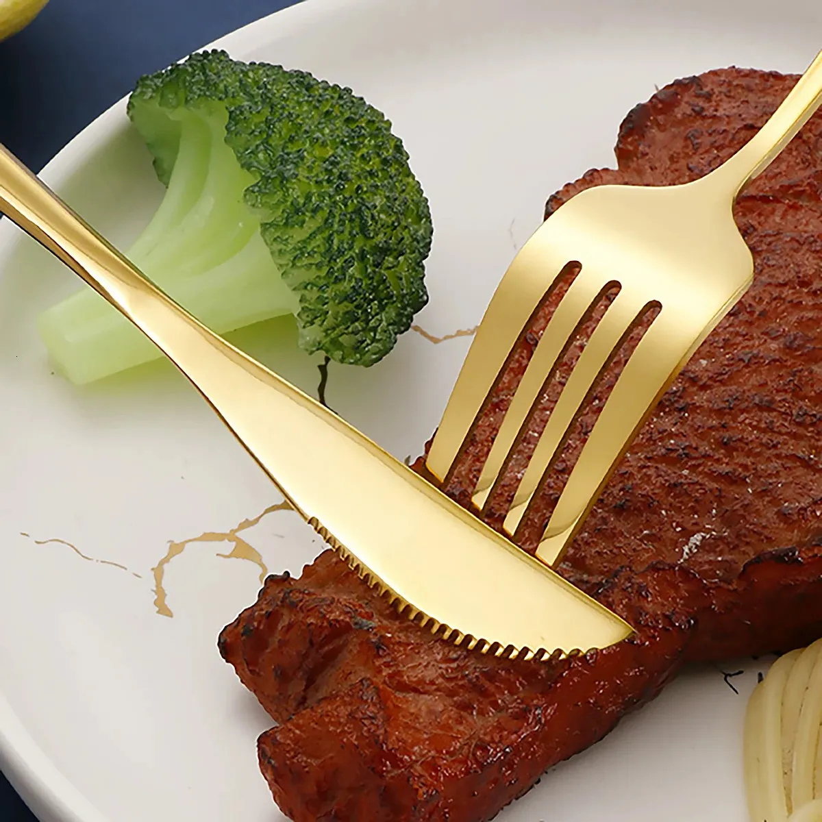 24-Pc Cutlery Set - Mirror Finish|Gift Box|EU Food Safe_voghion.com