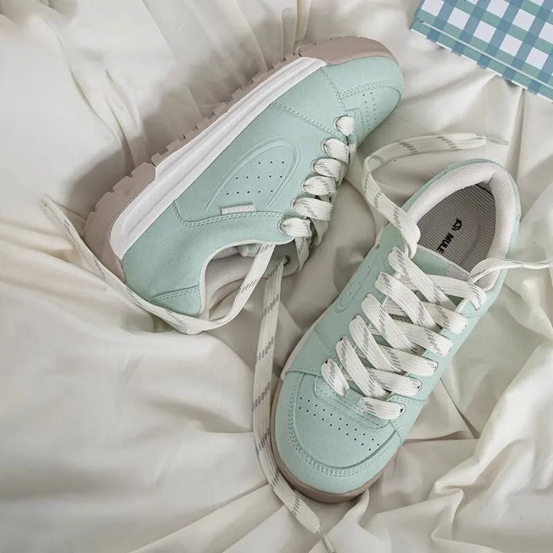 Versatile Running Shoes For Women Trendy Mint Skateboarding Style_voghion.com