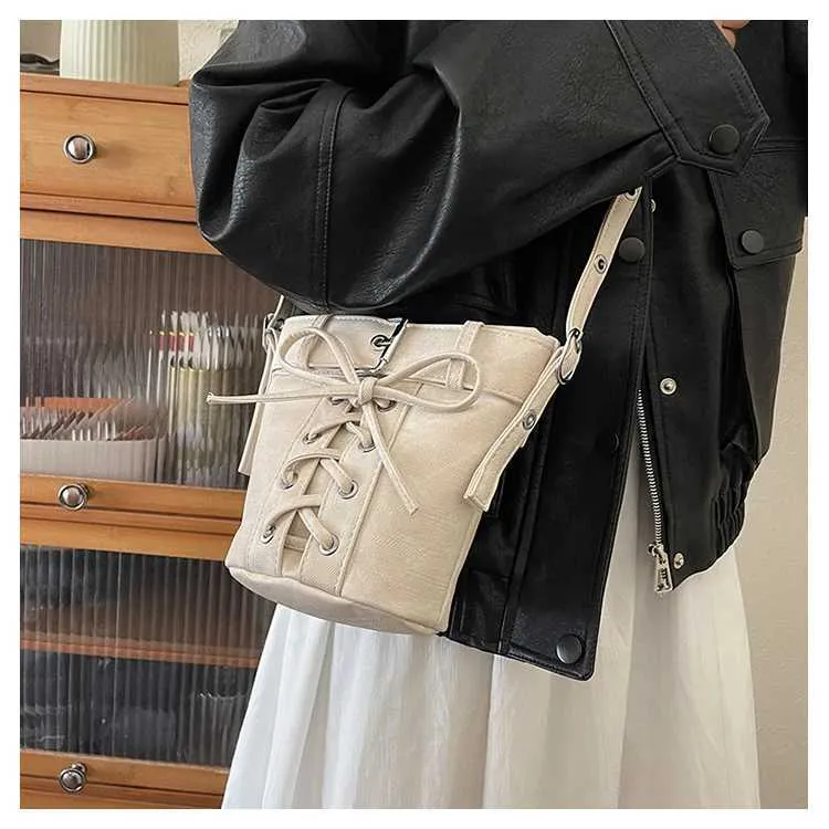 Designer Pu Eimer Taschen für Frauen Solide Weiche Große Kapazität Pendler Umhängetasche Weibliche Vielseitige Schleifen Messenger_voghion.com
