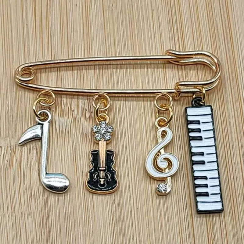 Pins Broşlar Yeni moda piyano öğretmeni broş piyanist hediye gitar kolye el yapımı takı yeni varış H240705_voghion.com