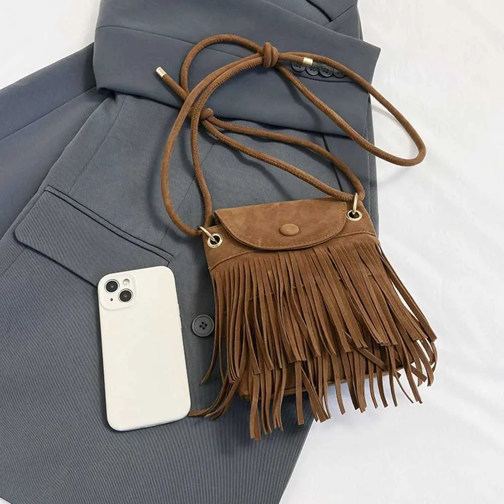 Borsa a tracolla con tracolla regolabile e design a frange, borsa a tracolla alla moda, versatile per le donne per l'autunno e_voghion.com