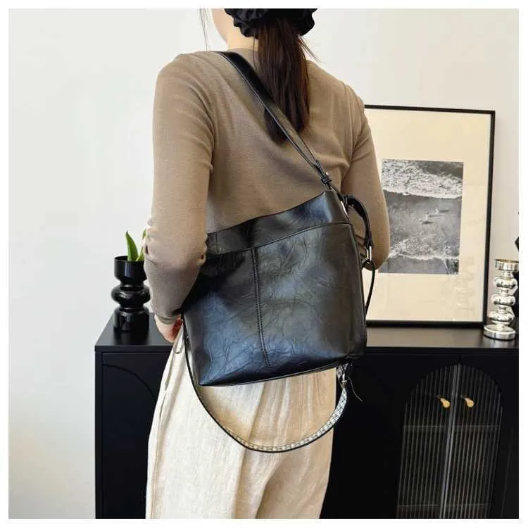 Borsa a secchiello vintage donna, grande borsa tracolla in pelle_voghion.com