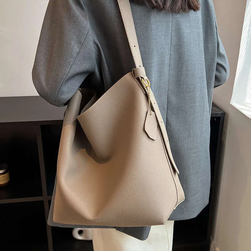 Casual PU Leather Large Capacity Tote Women Handbags Designer Shoulder Crossbody Bags Big Shopper Bag Purse 2023_voghion.com