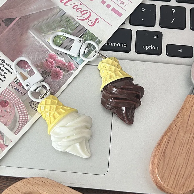 Cartoon süße Eistüte Anhänger Schlüsselanhänger Kawaii lustige simulierte Lebensmittel Schlüsselanhänger Spielzeug neue Geschenke_voghion.com