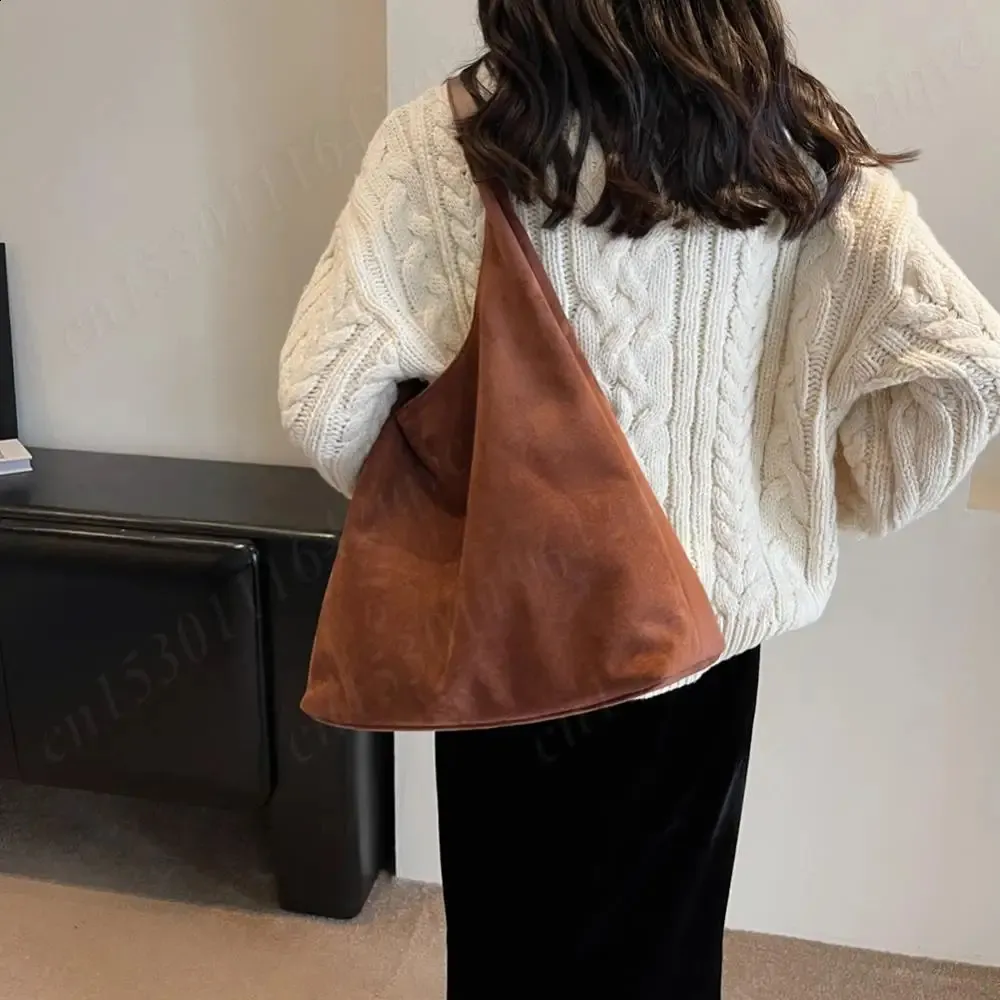 Borsa a tracolla semplice in pelle scamosciata vintage da donna, grande capacità, elegante, da viaggio, con chiusura a gancio, in tinta unita, 240919_voghion.com