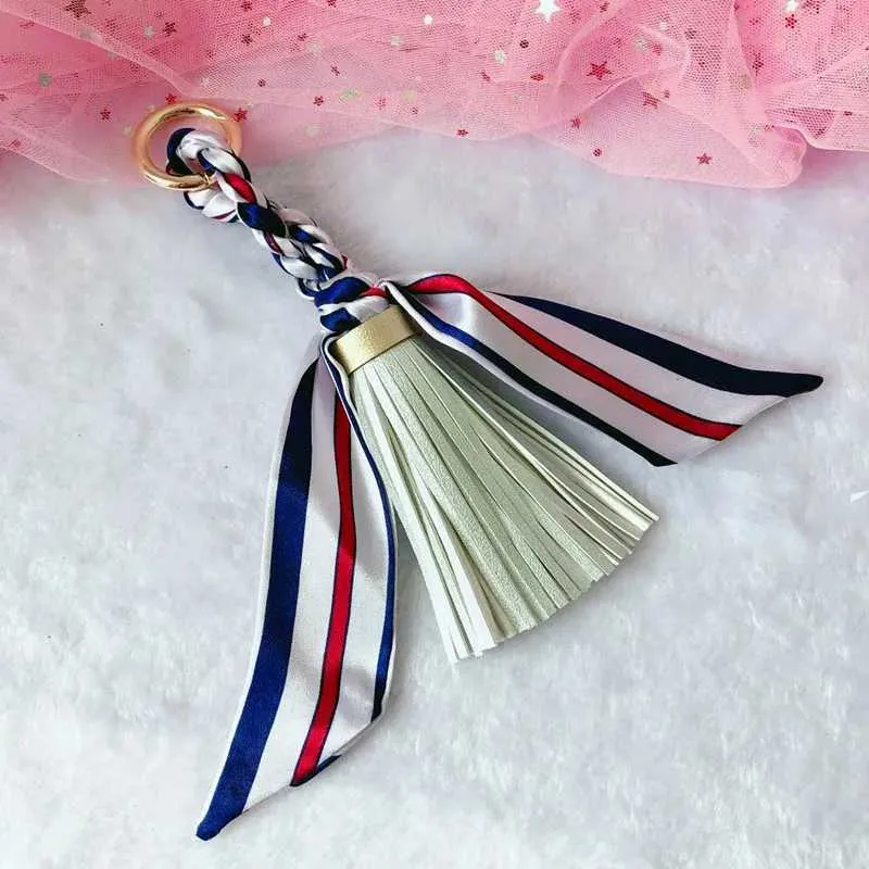 Pingente de lenço com borla de couro macio e fofo, acessório para bolsa, novo chaveiro, porta-chaves de carro da moda K1690 Y241121_voghion.com