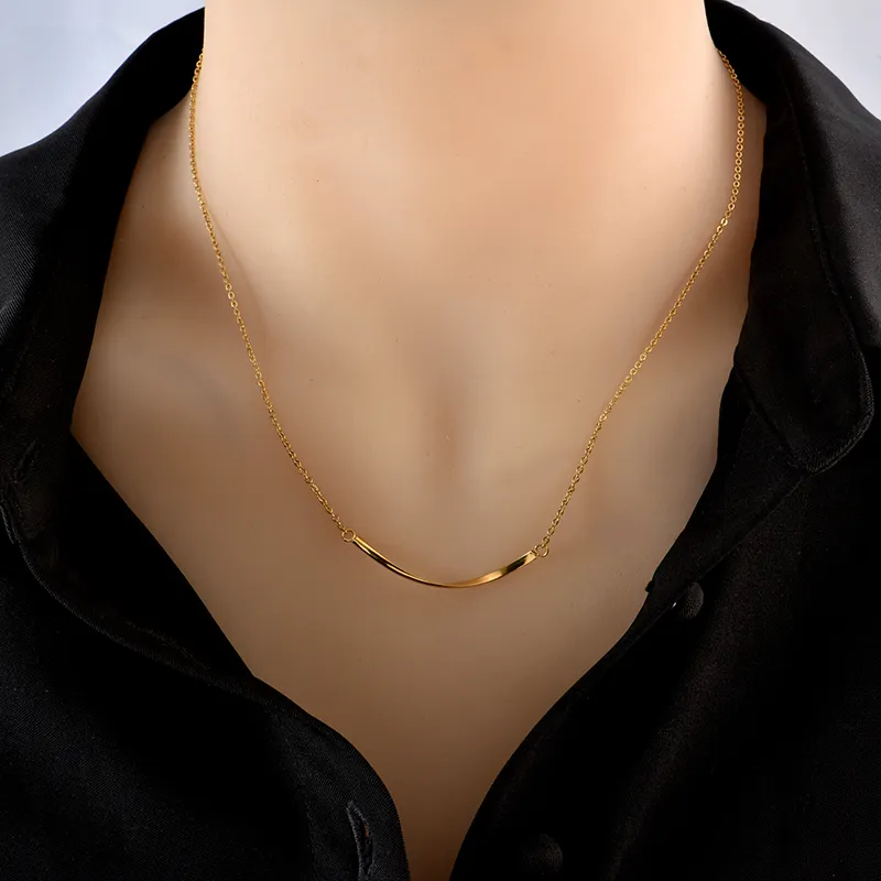 Colar com pingente de barra curva para mulher em aço inoxidável_voghion.com