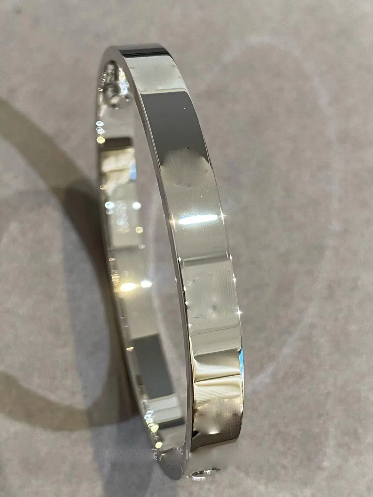 Bracelets de créateur de haute qualité pour votre choix Bracelet élégant pour femme avec alphabet, cadeau de Saint-Valentin_voghion.com
