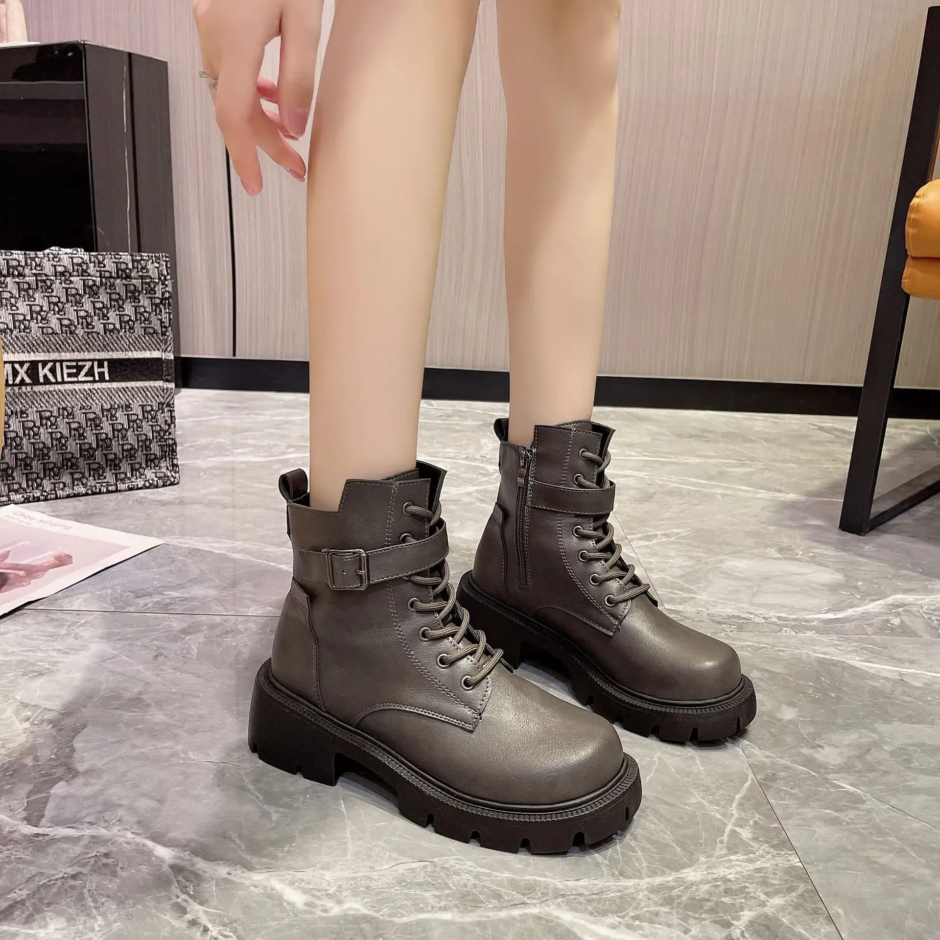 Botas cortas estilo británico para mujer, nuevas, de otoño/invierno, con cordones y cremallera, estilo motociclista, estilo retro, talla 43_voghion.com
