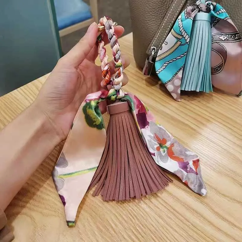 style silk decoration soft PU leather car keychain accessories fashionable womens jewelry pendant Y241121_voghion.com