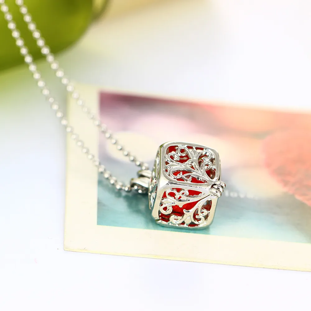 Hollowed Out Fligree Cube OAromatherapy Essential Oil Diffuser Locket Pendan Necklace Perfume Cotton Ball Jewelry Gifts_voghion.com
