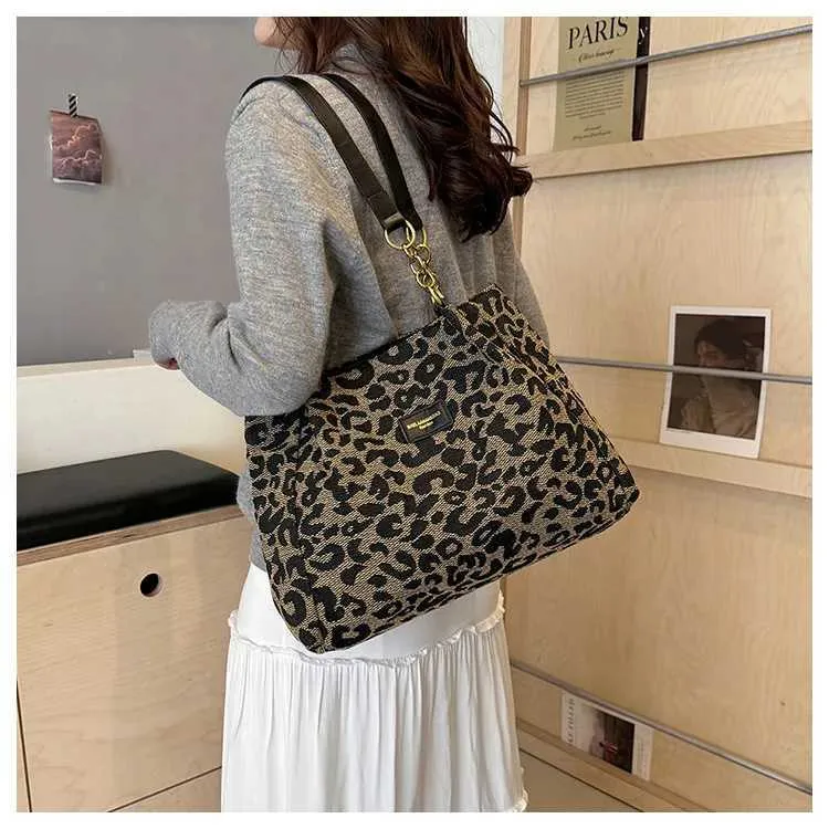 Trendig damaxelremsväska med leopardmönster i bohemisk stil_voghion.com