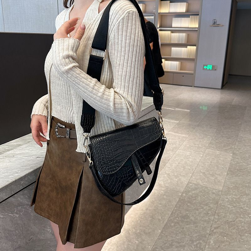 High-End-Tasche für Frauen 2023 neue Mode Schulter Messenger Handtasche Krokodilmuster große Kapazität Außenh_voghion.com