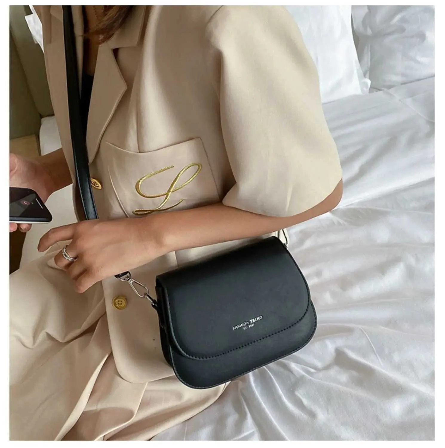 Einfache Trend Umhängetaschen für Frauen Solide Wild Flap Schultertasche Lady Designer Kleine Damen Handtaschen und Geldbörsen Neu_voghion.com