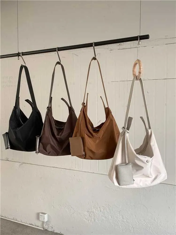 Women's Nylon Shoulder Bag Large Capacity Leisure Commuter Style_voghion.com