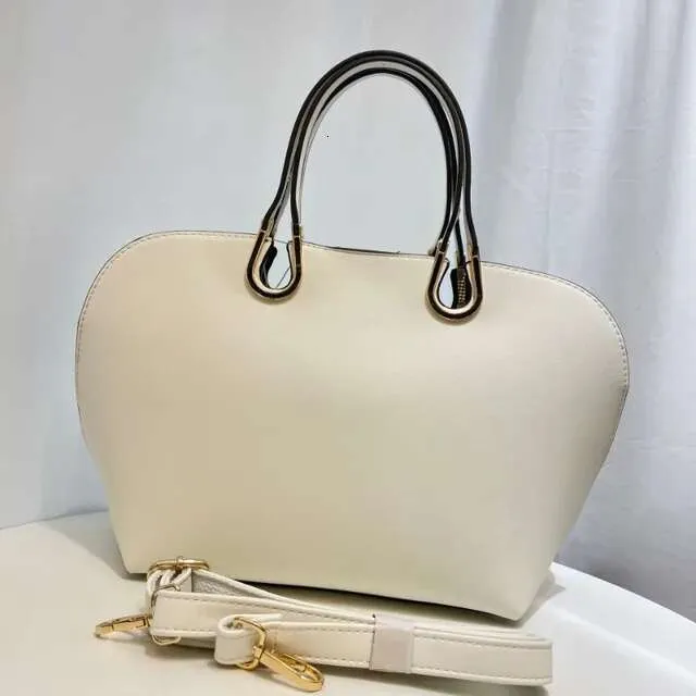 2024 New Style Simple And Fashionable Layer Handbag Large Capacity Multi Functional Shoulder Bag_voghion.com