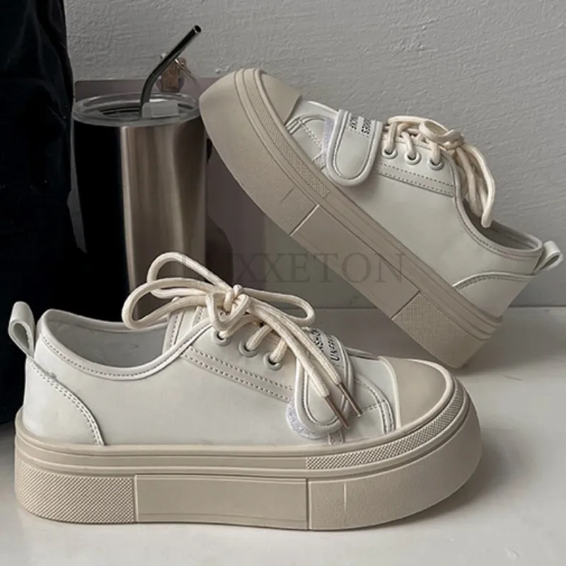 Madala suuga, paksu tallaga ümara ninaga madala säärega rulalauaga mugavad mitmekülgsed naiste vabaaja spordikingad väikesed valged_voghion.com