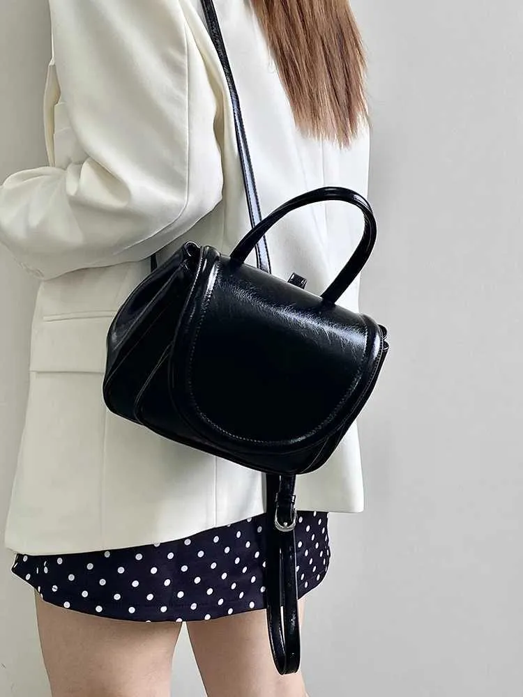 Elegant Black Backpacks Women Solid Leather Flap Shoulder Pack Large Capacity Female Commute Handle Bags College Pu_voghion.com