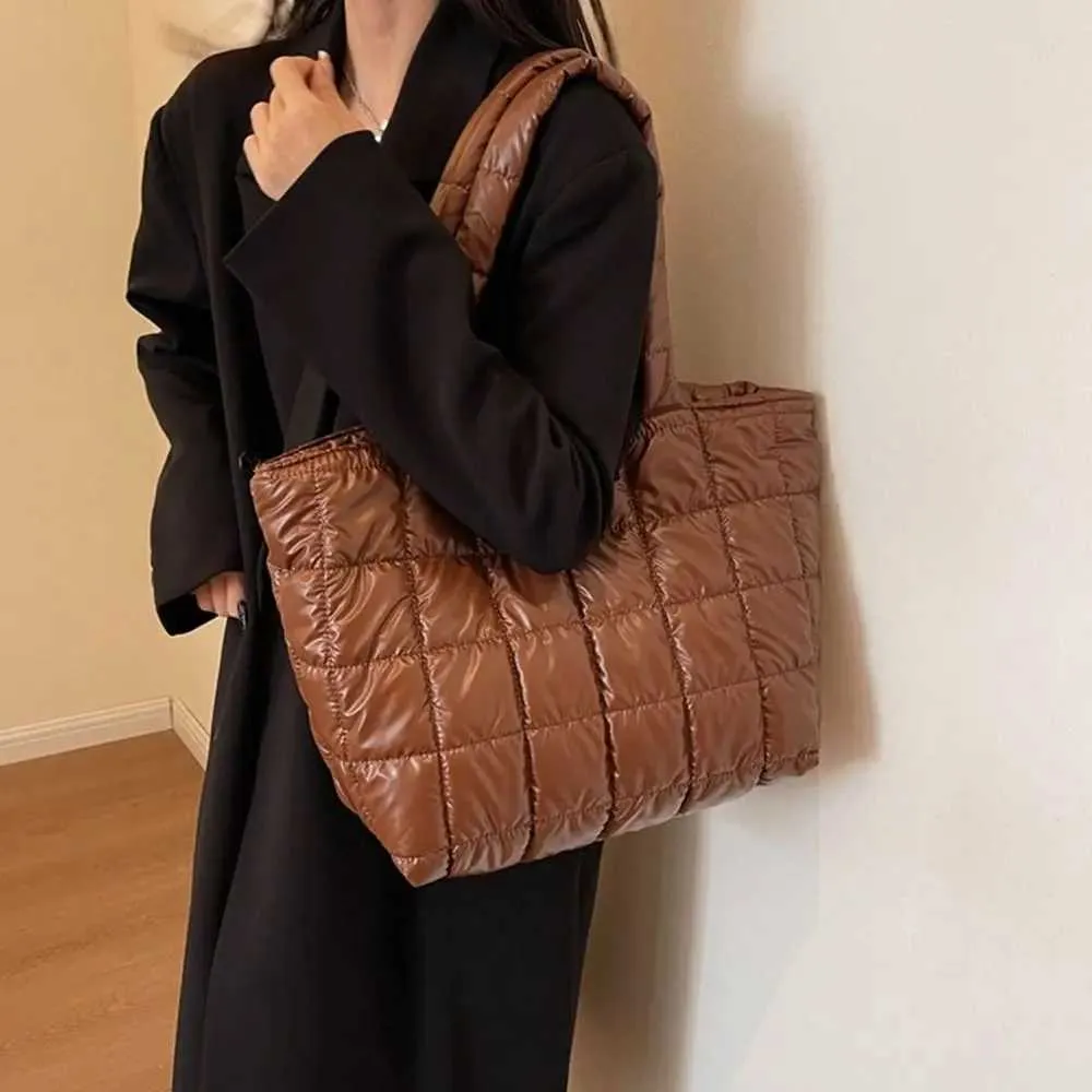 Quilted Puffy Tote Bag For Women Large Capacity Padded Shoulder_voghion.com