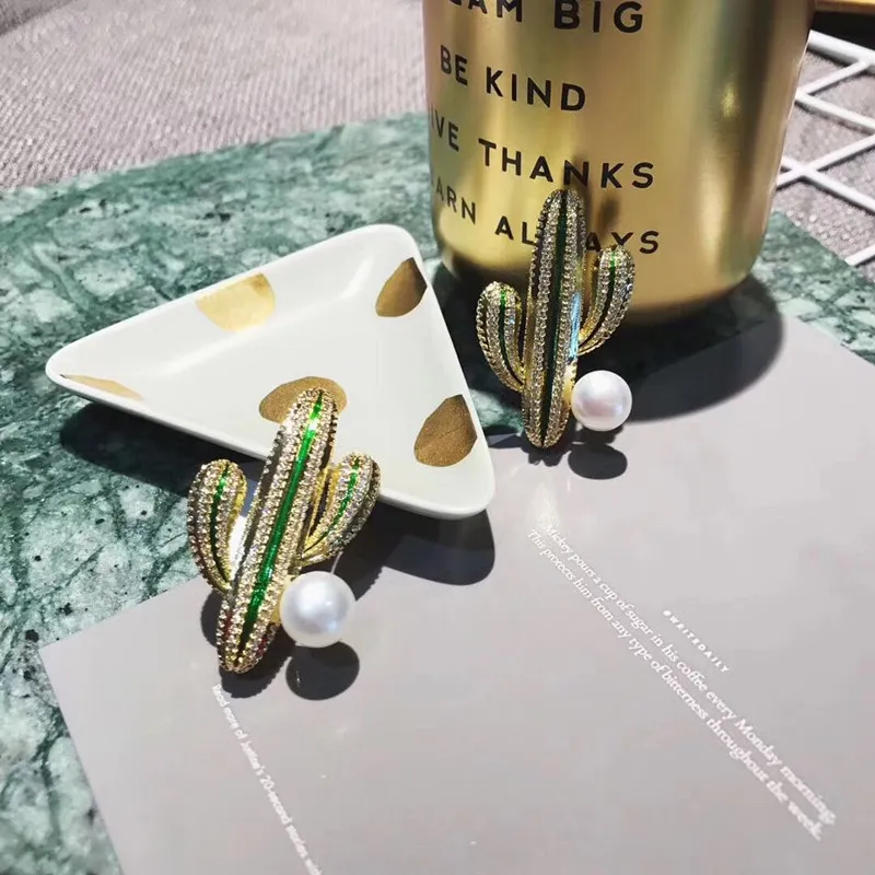 Fashion Cactus Digner Sweater Coat Pins For Women With Shining Crystal Dia Pearl Brooch Jewelry_voghion.com