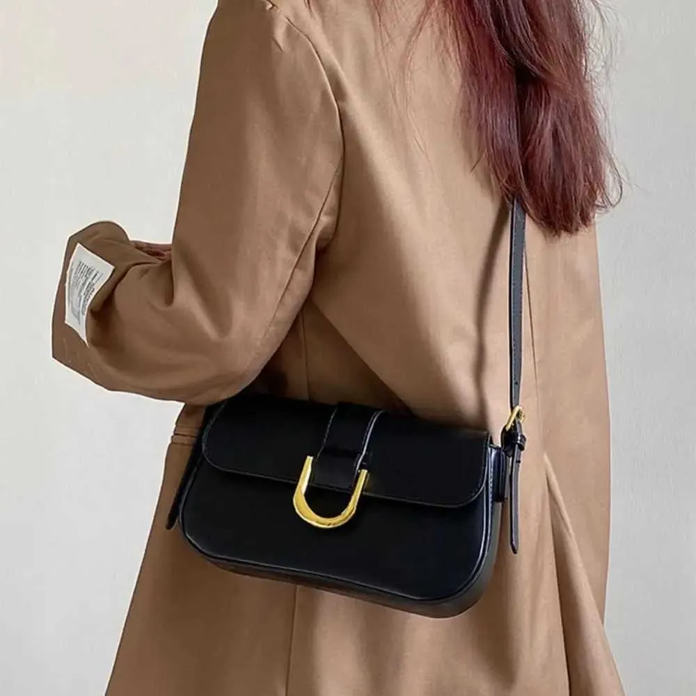 Clássico PU Couro Fivela de Ferradura Casual Crossbody Cor Sólida Bolsa de Ombro Pequena com Fecho de Zíper Mulheres Clutch_voghion.com