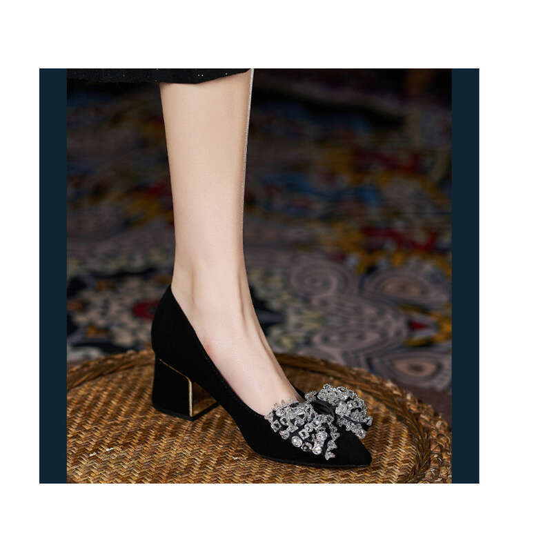 Nuove scarpe con tacco piccolo e spesso, punta affilata, piedi non stanchi, tacco medio, ispessimento del grasso di grandi dimensioni._voghion.com