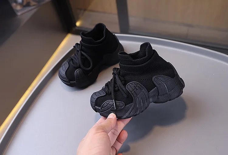 2025 Nei Sneakers fir Kanner Moud Slip on Walking Mesh Plateau Socken Stiwwelen Littlesprouts Klengkannerschong Grouss Gréisst Jugend_voghion.com