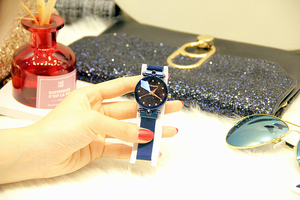 Versatile 2018 New Women's Korean Edition with Diamond Starry Sky Surface Quartz Waterproof Magnetic Mesh and Trendy_voghion.com
