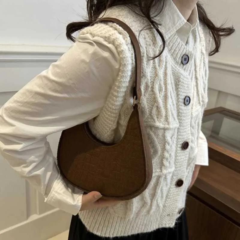 Sac à main à bandoulière décontracté pour femme, modèle sous les aisselles, mode coréenne, sac à main d'hiver léger C241106_voghion.com