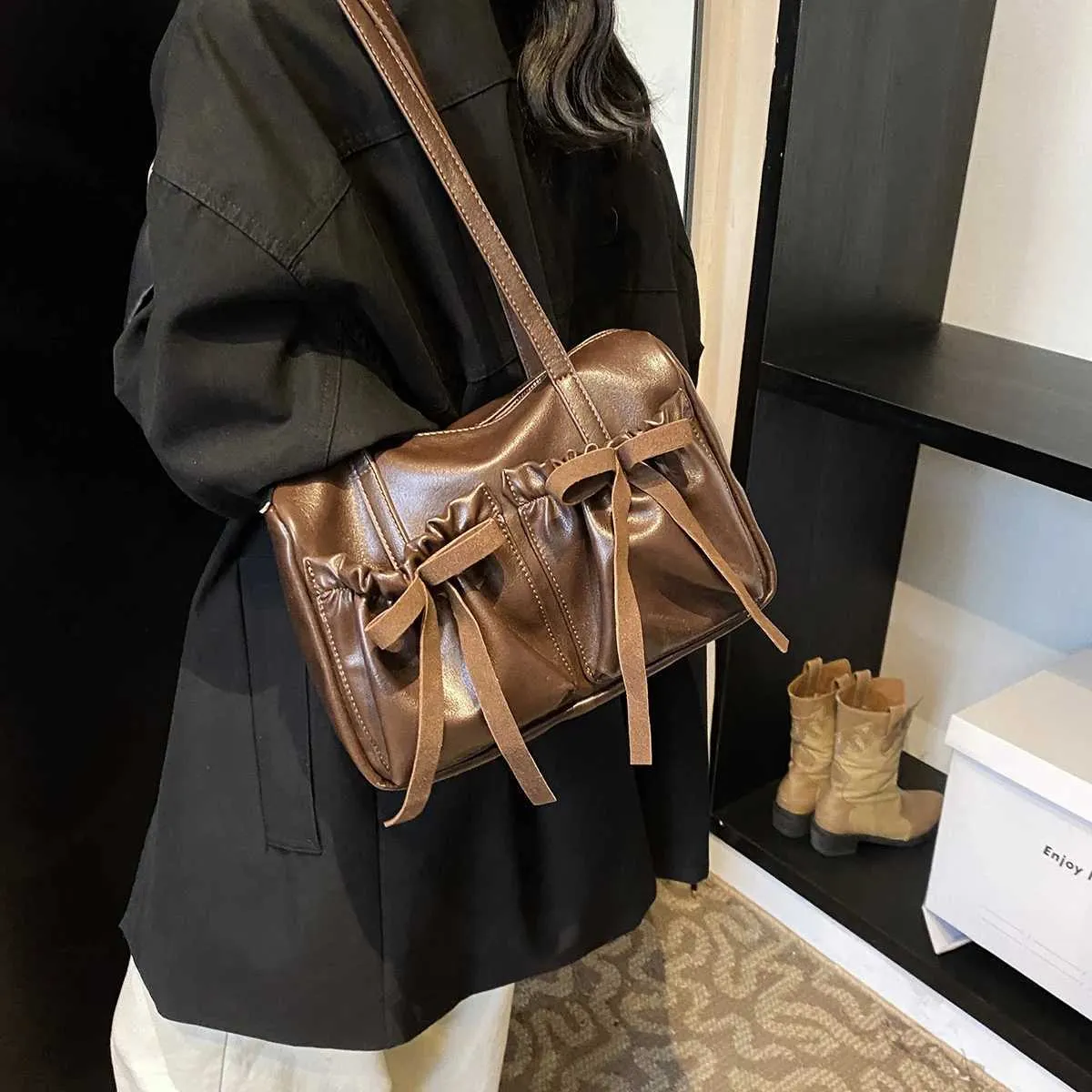 Ladies retro classic shoulder motorcycle bag autumn and winter new style fashionable handbag Y241216_voghion.com