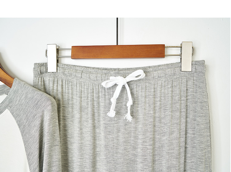 È possibile indossare pigiami da uomo semplici pantaloni a maniche lunghe con maniche a spalla in cotone e seta_voghion.com