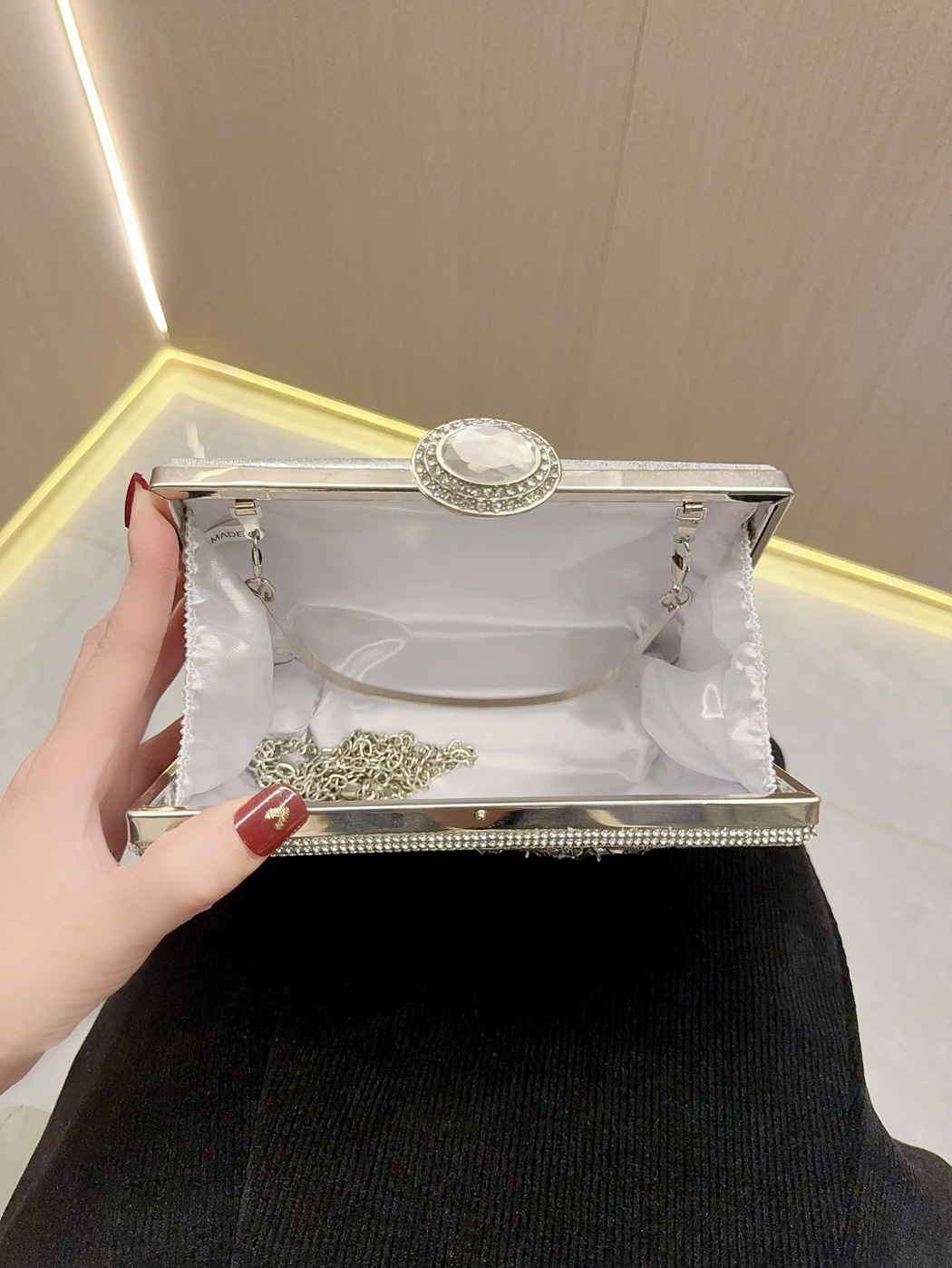 New Water Celebrity Style Dress Diamond Inlaid Handheld Banquet Women's Bag, Single Shoulder Diagonal Straddle Small Bag_voghion.com
