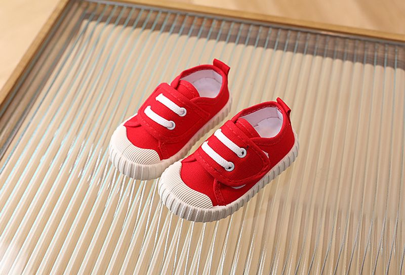 Nuevos zapatos de primavera y verano para niños y niñas, zapatillas de lona suaves e informales de color caramelo para niños, zapatillas de moda con estampado de leopardo_voghion.com