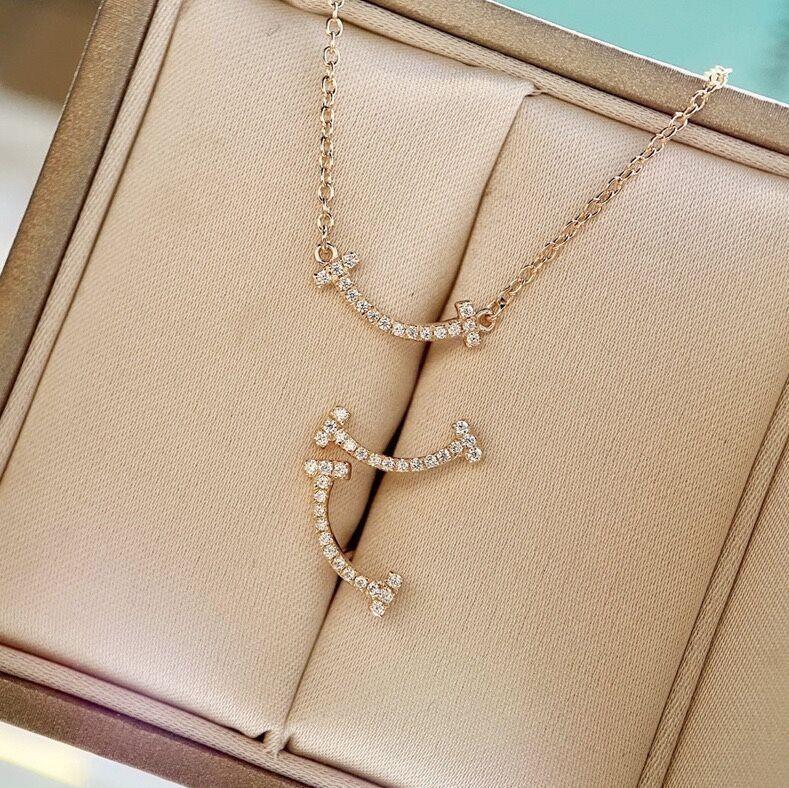Orecchini sorridenti di design, set in oro per tutto il corpo con diamanti, orecchini di lusso leggeri, orecchini e ornamenti da donna_voghion.com