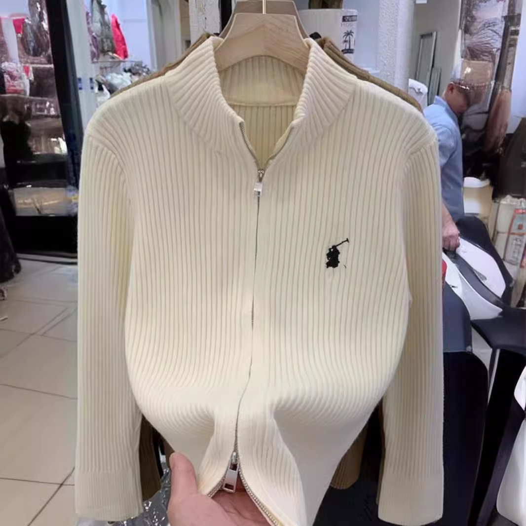 Cardigan tricoté blanc à col montant brodé pour femme, nouveau style, début du printemps 2024, pull super beau, veste courte, chemise à fermeture éclair