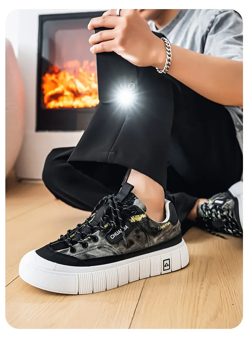 Washed Denim Board Shoes With Camouflage Print For Men_voghion.com