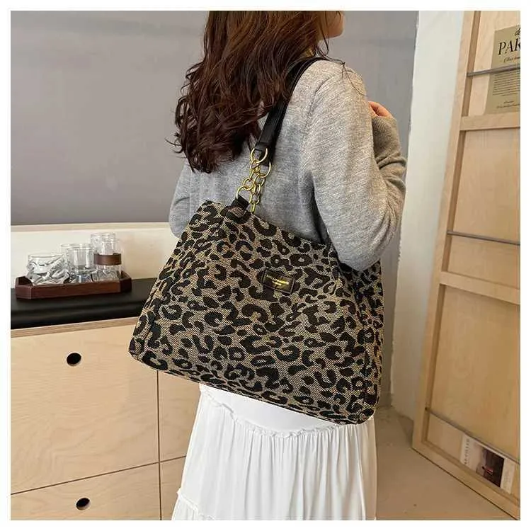 Trendig damaxelremsväska med leopardmönster i bohemisk stil_voghion.com