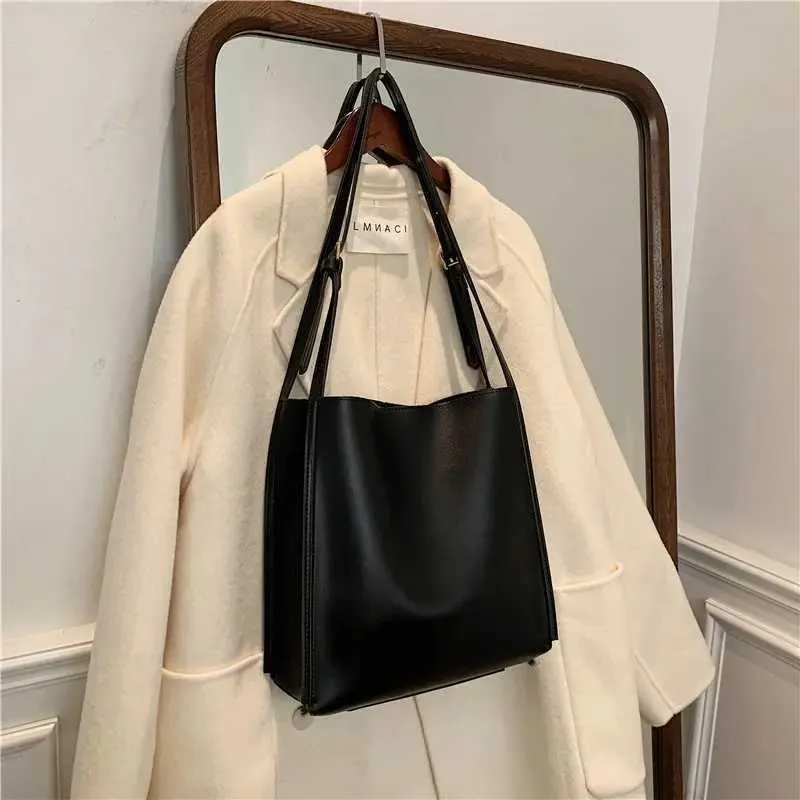 Women's Shoulder Bag Large Capacity Pu Leather Retro Bucket Bag_voghion.com