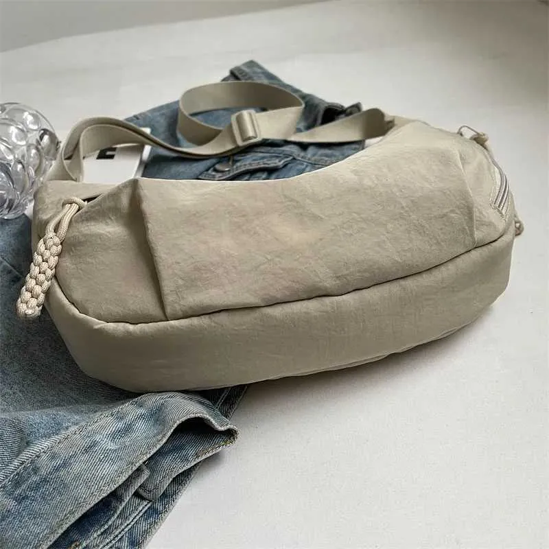 Sac à bandoulière en nylon 2024 pour femme, nouvelle collection été, grande capacité, design polyvalent et de niche, messager Ba241103_voghion.com