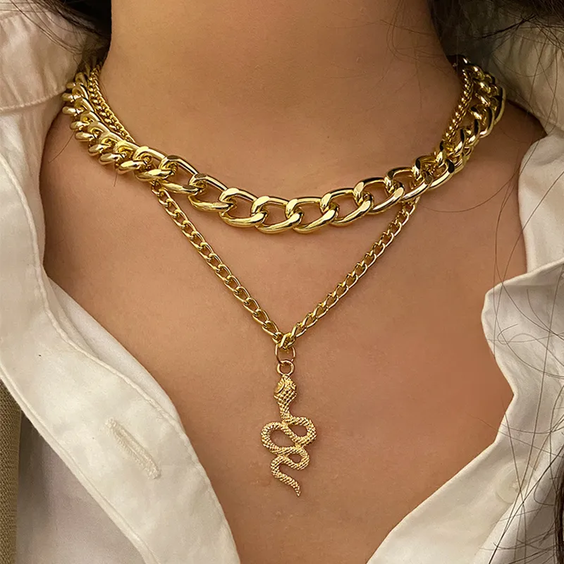 Collana multistrato vintage oro con pendente per donna_voghion.com