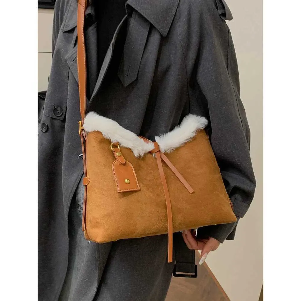 Large Capacity Suede for Women Solid Soft Satchels Casual Shoulder Bags Autumn WInter Patch Plush Female Crossbody_voghion.com