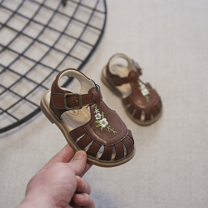 Mother&Kids Retro sandals for girls baby sweet Princess shoes Bao head soft soled hollow beach shoes_voghion.com