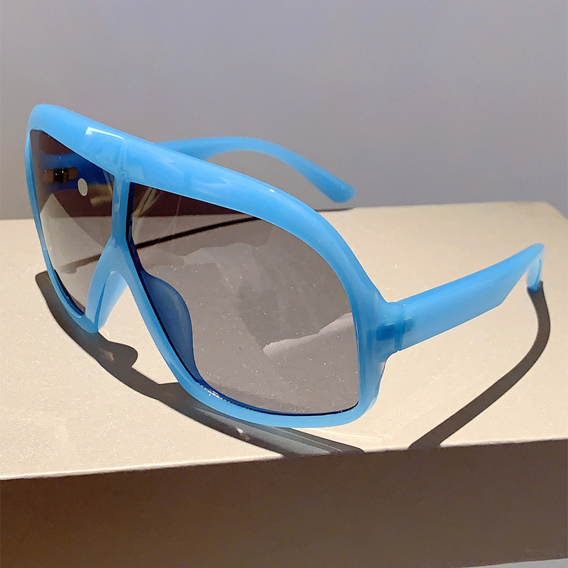 Style de vente à chaud, grande monture, lunettes de soleil amincissantes, à la mode et originales, tendance hip-hop personnalisée, rue_voghion.com