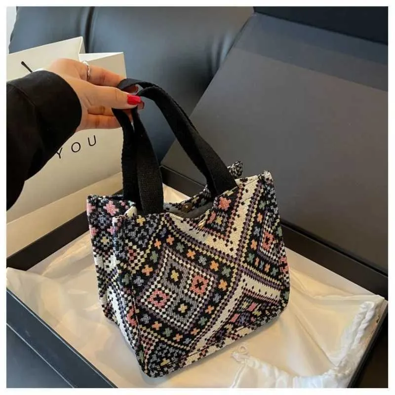 Sac à main en toile rouge de grande capacité de style ethnique 2024 pour femmes, tissé à la main, à une épaule, ins241218_voghion.com