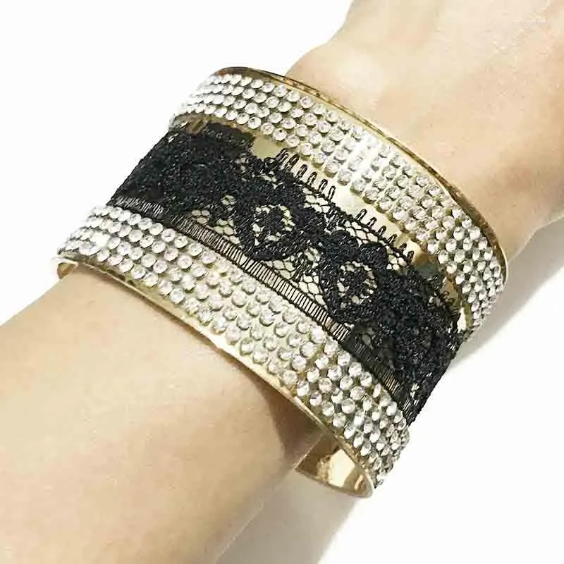 Armband Gothletic Spitze & Rhinestone Inlaying Open Cuff Goldfaarf Metall Breet Armbänner Fir Fraen Moud Bijouen_voghion.com